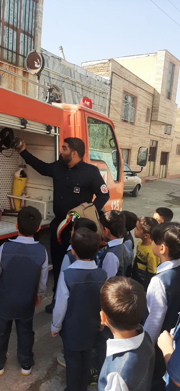 دبستان و پیش دبستان غیردولتی ماهان